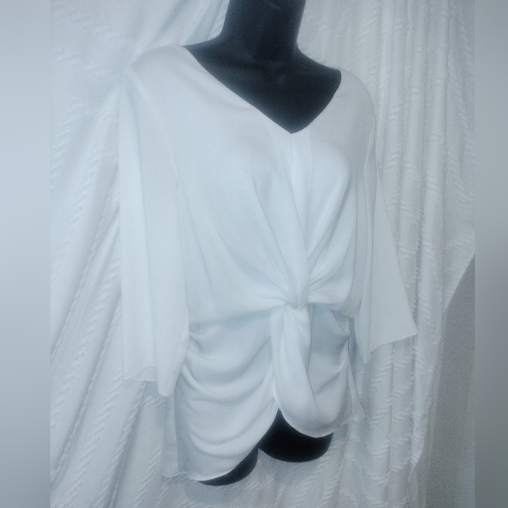 NWT Naked Zebra Pretty White Twist Front Flowy Classic Chic Blouse Top Shirt